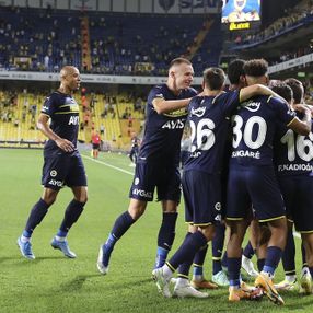 Fenerbahçe tur avantajını aldı
