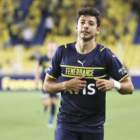 Fenerbahçe'nin golünü atan Muhammed Gümüşkaya sevinirken armayı bulamadı