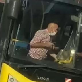 Aydın'da yaşlı adam, otobüs şoförüne bıçakla saldırdı
