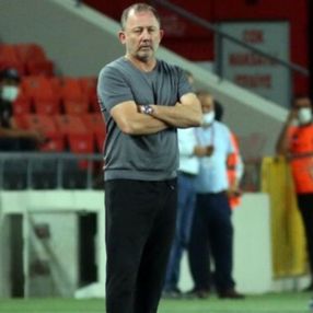 Sergen Yalçın: Madem oynattırmayacaksın neden aldırıyorsun