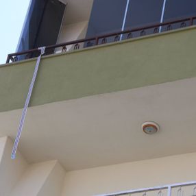 Erzurum’da evine giremeyen adam 3'üncü kattan düşerek öldü