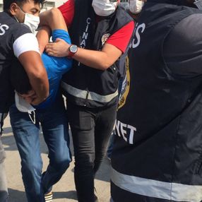 Adana'da eski sevgilisinin erkek arkadaşını vurdu