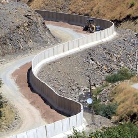 Van sınırında, 43 kilometrelik duvar inşa edildi