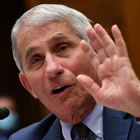 Anthony Fauci: Okula giden çocuklara koronavirüs aşısı zorunlu olmalı