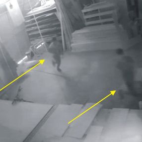Osmaniye'de hırsızlar, girdikleri iş yerinde fotoğraf çekilip eğlendi