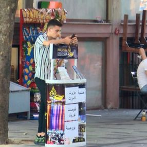 Beyoğlu’nda yabancı uyruklu şahıslar, turistlere kaçak tur satıyor