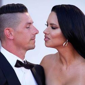 Adriana Lima, Venedik Film Festivali'ne yeni sevgilisiyle katıldı