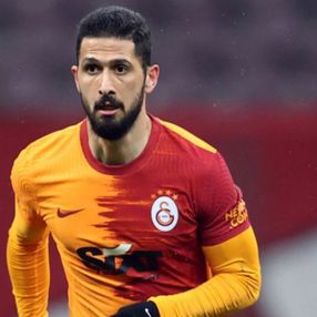 Galatasaray'da Emre Akbaba ile yollar ayrılıyor