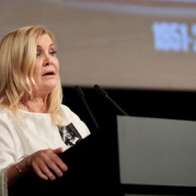 Derya Baykal'dan Ferhan Şensoy'a duygusal veda: Ateşlerde yansın, bizi ayrı koyanlar