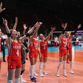 Filenin Sultanları CEV'de bronz madalya kazandı