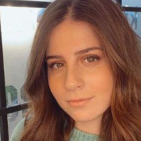 Sihirli Annem'in 'Çilek'i' Zeynep Özkaya üniversiteden mezun oldu