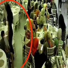 Bursa’da, düğün salonunda oynayarak hırsızlık yaptılar