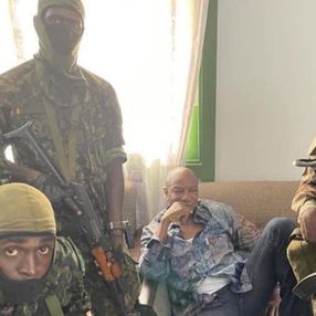 Gine'de asker yönetime el koydu iddiası