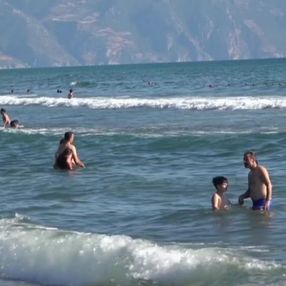Hatay'da petrolün içinde yüzen kişi: Daha pis yerlerde çalıştım