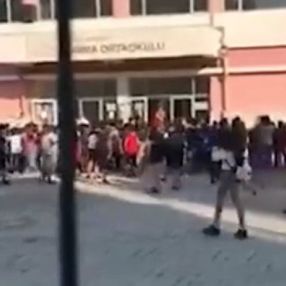 Antalya'da öğrencilerini tehdit eden müdür yardımcısı açığa alındı