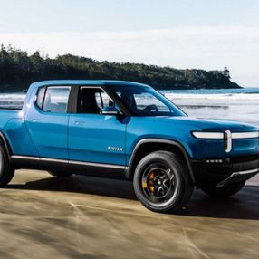 Şimdi Tesla düşünsün: Rivian ilk elektrikli aracını üretti