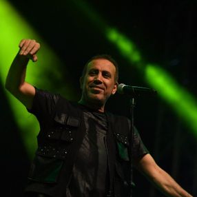 Haluk Levent’ten aşı olun çağrısı