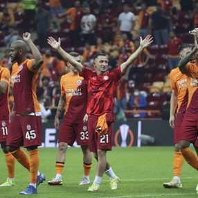 Galatasaray, yeni transferlerin maaşlarını çıkarttı