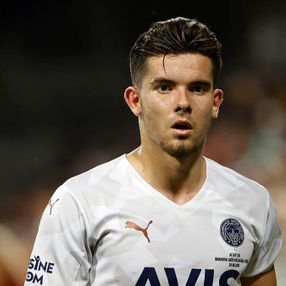 Fenerbahçe'den Ferdi Kadıoğlu'na yeni sözleşme