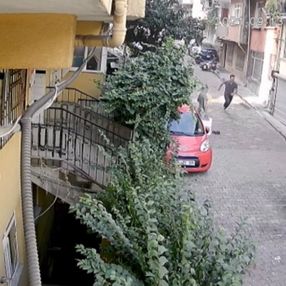 Kağıthane’de Türkmenistan uyruklu kurye, gaspçıların saldırısına uğradı