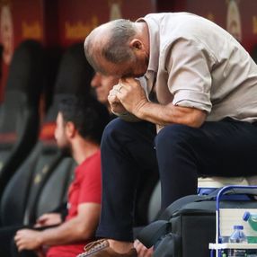 Fatih Terim maç sonu taraftara kızdı