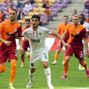 Galatasaray, Alanyaspor'a mağlup oldu.