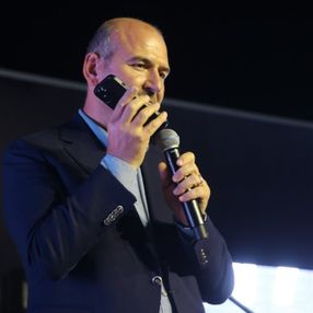 Edirne'de gençler 'Reis'i ara' sloganı atınca, Süleyman Soylu telefon açtı