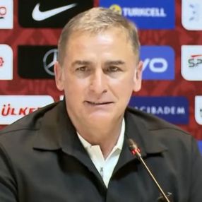 Stefan Kuntz'a imza töreni düzenlendi