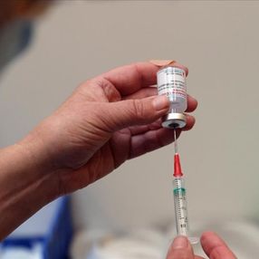 ABD'ye girişlerde 18 yaş üzerine aşı zorunluluğu