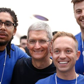 Tim Cook, çalışanların endişelerini gideremiyor