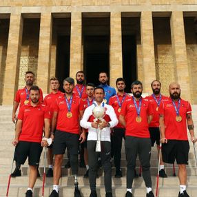 Ampute Futbol Milli Takımı, Anıtkabir'i ziyaret etti