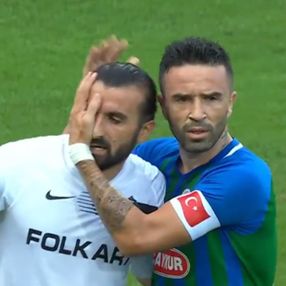 Rizespor-Altay maçında Erhan Çelenk'ten alkışlanacak hareket