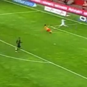 Fernando Muslera'dan riskli çalım