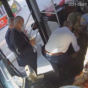 Van’da otobüs şoförü, fenalaşan yolcuyu hastaneye yetiştirdi