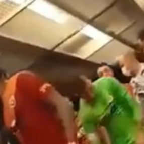 Muslera Alanya maçı sonrası rakip oyunculara saldırdı