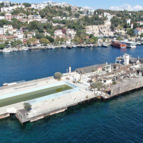 İstanbul Boğazı'nın ortasında moloz yığını: Galatasaray Adası