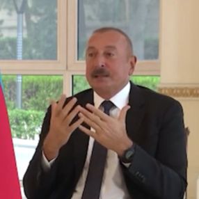 İlham Aliyev'in, Karabağ'ı anlatırken gözleri doldu