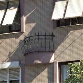 İstanbul'da kapısı olmayan Fransız balkonlar görenleri şaşırtıyor