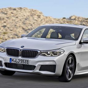 BMW, içten yanmalı motorlardan hemen vazgeçmek istemiyor