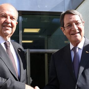 Anastasiadis ve Tatar'dan Kıbrıs'ta iki devletli çözüm açıklamaları