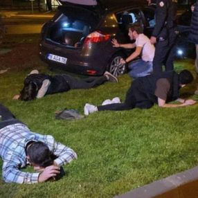 Bursa'da drift yapan alkollü sürücü polis aracına çarptı