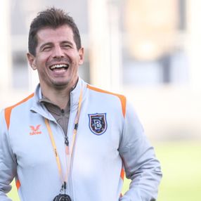 Emre Belözoğlu, Başakşehir'de ilk antrenmanına çıktı