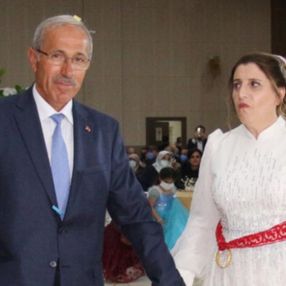Erzurum'daki kadın, 60 yaşında dünyaevine girdi