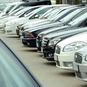Düşmeyen otomobil fiyatlarında bayi ve galeri etkisi