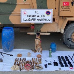 Hakkari'de PYD/YPG'ye verilen silahlar bulundu