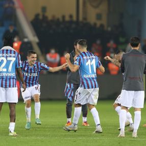 Trabzonsporlu oyuncular kolbastı oynadı