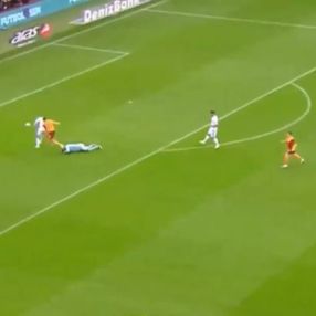 Mohamed'in attığı gol tartışmalara neden oldu