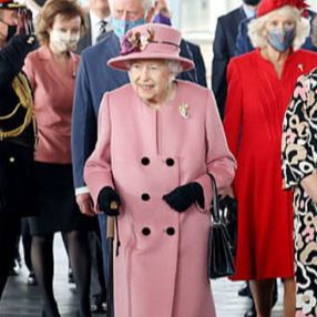 Kraliçe Elizabeth'e doktorlardan dinlenme önerisi