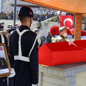 Uzman Çavuş Burak Tortumlu son yolculuğuna uğurlandı