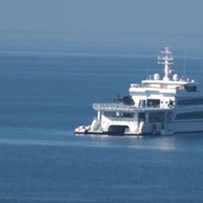 Bill Gates kiralık yatı ile Aydın'a demir attı